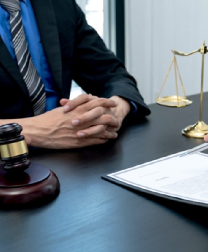 8 Ways Commercial Lawyers Can Save Your Business